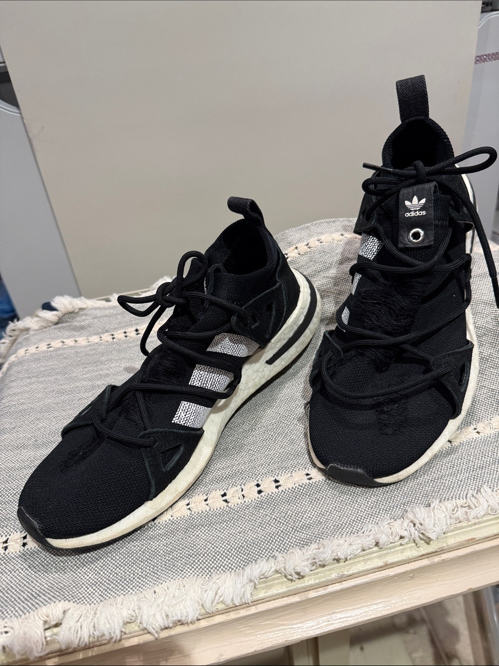 ADIDAS ARKIN NAKED SNEAKERS SIZE 9